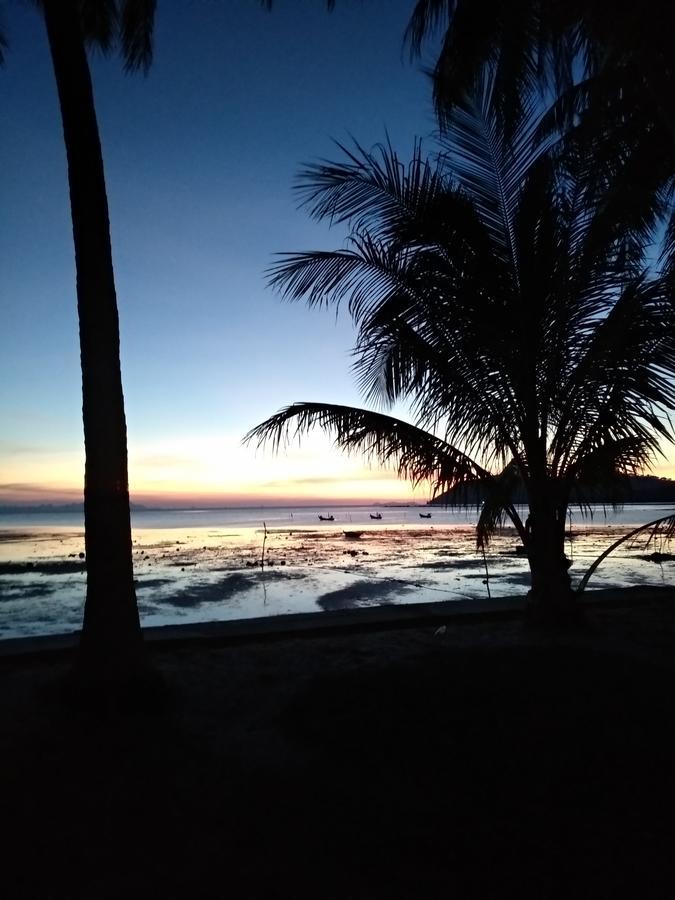 Beach House Taling Ngam Beach Kültér fotó